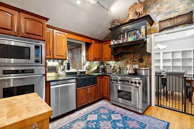 733 S Indiana Avenue, Griffith, IN 46319