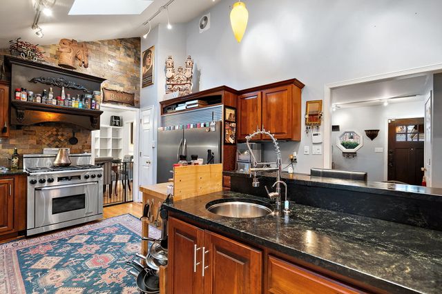 733 S Indiana Avenue, Griffith, IN 46319