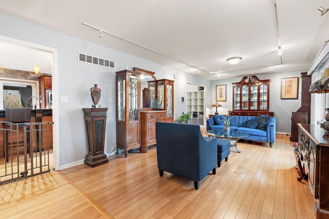 733 S Indiana Avenue, Griffith, IN 46319