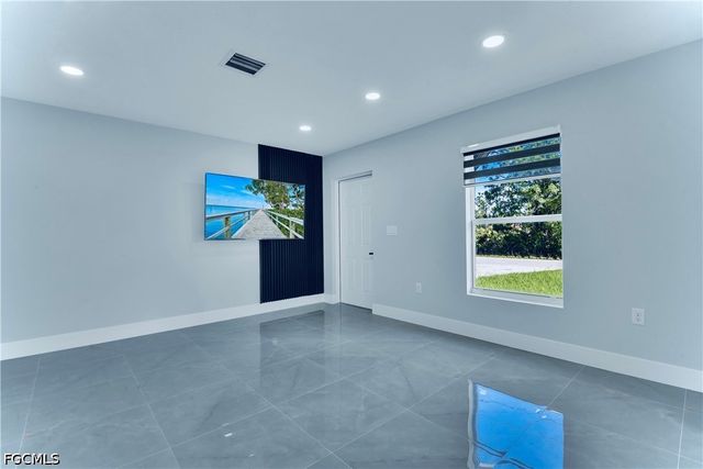 2801 42nd ST W, Lehigh Acres, FL 33971