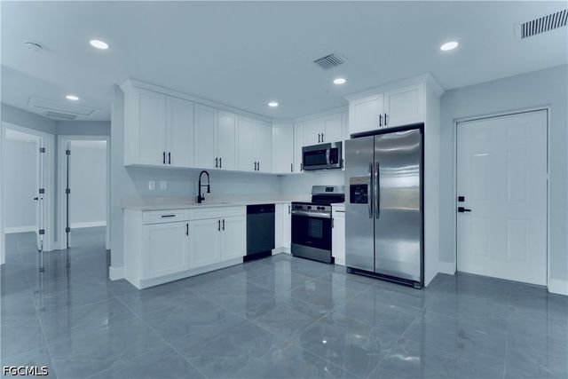 2801 42nd ST W, Lehigh Acres, FL 33971