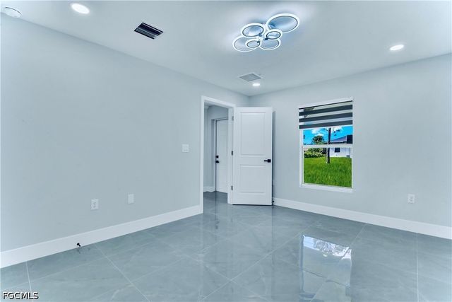 2801 42nd ST W, Lehigh Acres, FL 33971