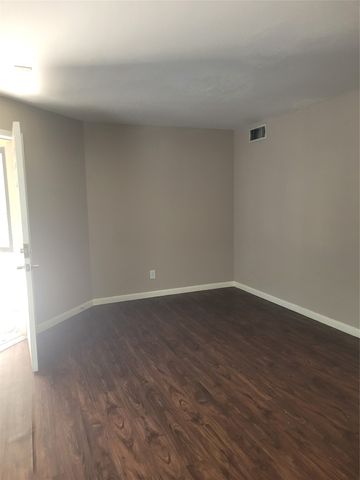 2311 Balsam Drive H208, Arlington, TX 76006