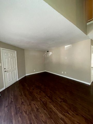 2311 Balsam Drive H208, Arlington, TX 76006