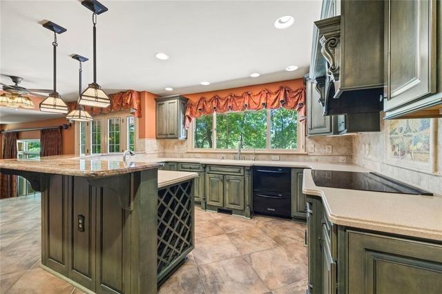 825 Riverbend Parkway, Athens, GA 30605
