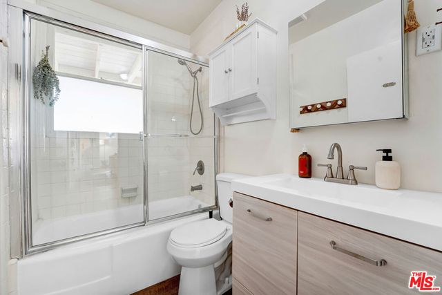 4385 Scandia Way, Los Angeles, CA 90065