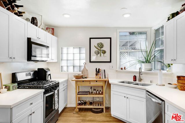 4385 Scandia Way, Los Angeles, CA 90065