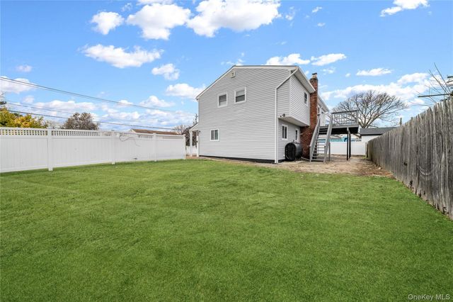 55 Schleigel Boulevard, Farmingdale, NY 11735