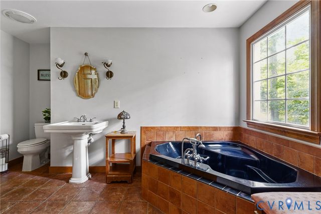 17361 Belsches Rd, Bumpass, VA 23024