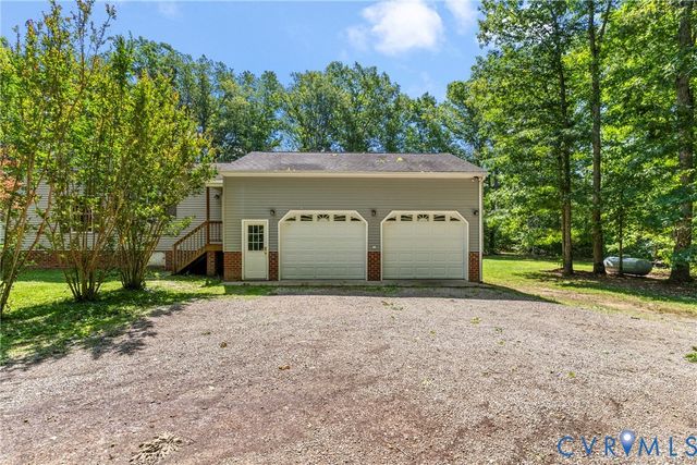 17361 Belsches Rd, Bumpass, VA 23024