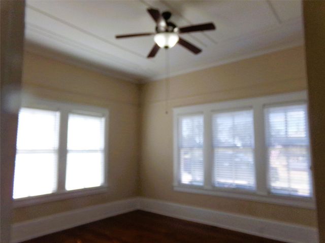 309 E Hinton Road, Weimar, TX 78962