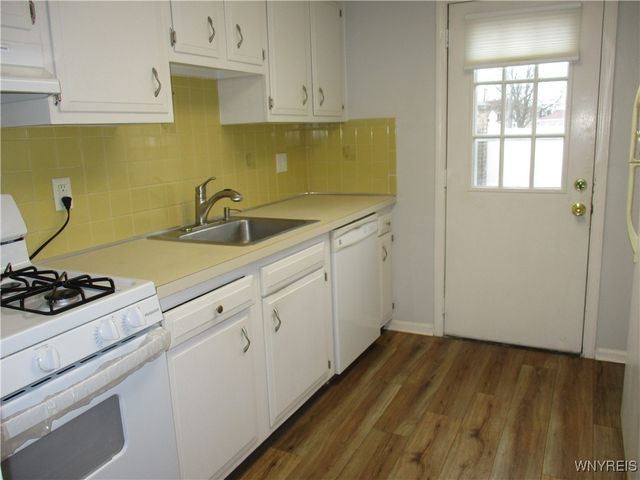 105 Carriage Drive 7, Orchard Park, NY 14127