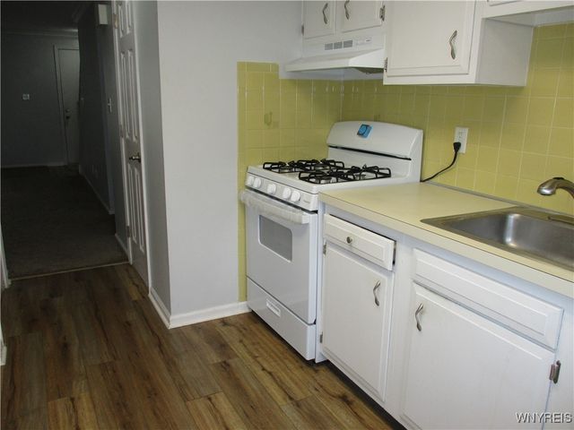 105 Carriage Drive 7, Orchard Park, NY 14127