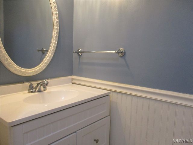 105 Carriage Drive 7, Orchard Park, NY 14127