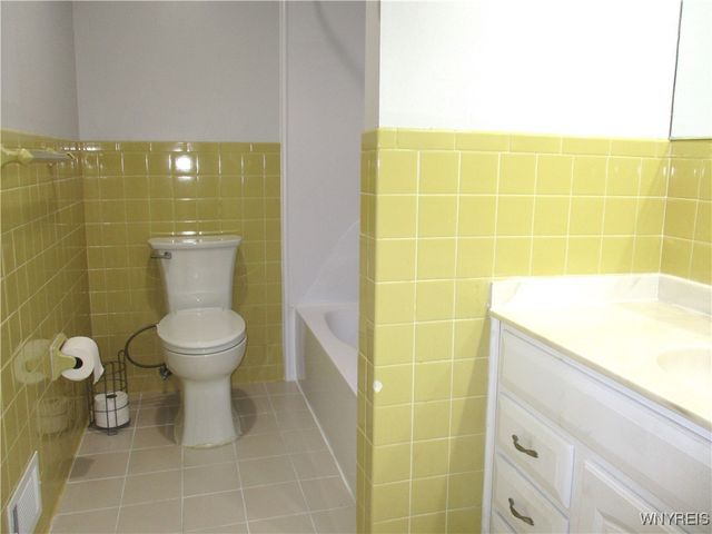 105 Carriage Drive 7, Orchard Park, NY 14127