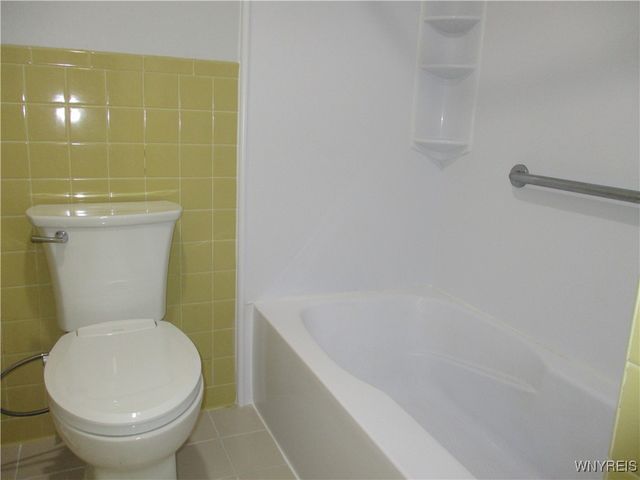 105 Carriage Drive 7, Orchard Park, NY 14127