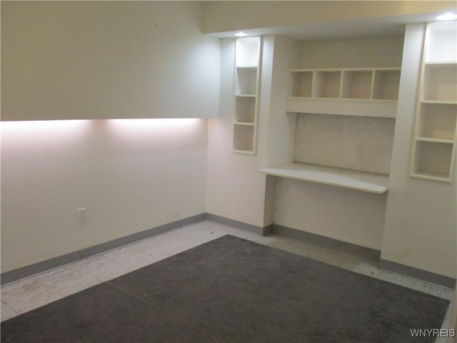 105 Carriage Drive 7, Orchard Park, NY 14127