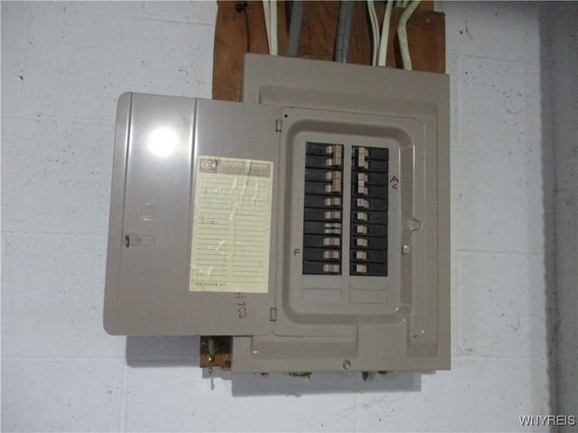 105 Carriage Drive 7, Orchard Park, NY 14127