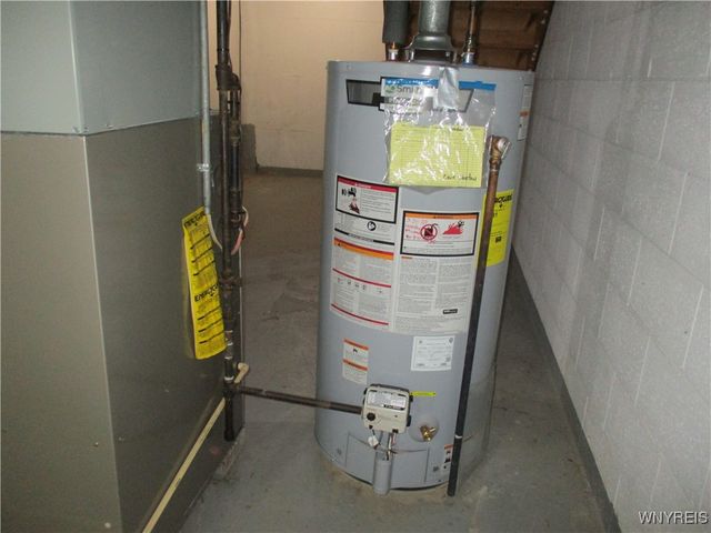 105 Carriage Drive 7, Orchard Park, NY 14127