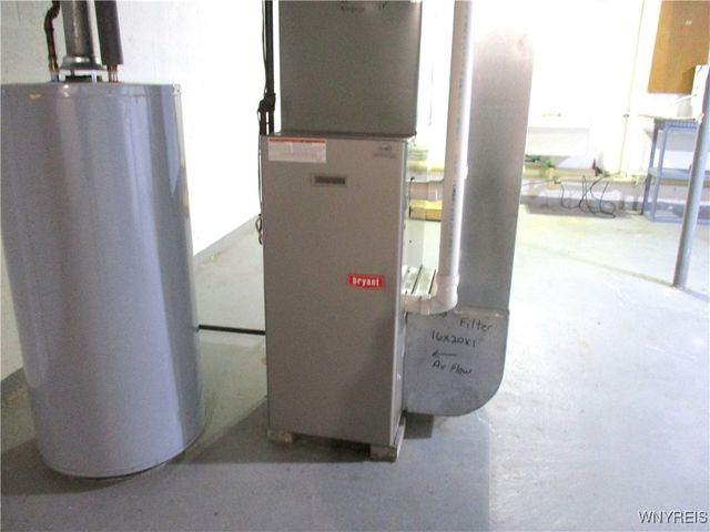 105 Carriage Drive 7, Orchard Park, NY 14127