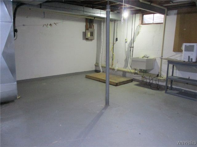 105 Carriage Drive 7, Orchard Park, NY 14127