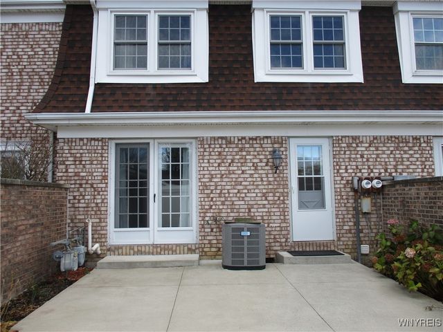 105 Carriage Drive 7, Orchard Park, NY 14127