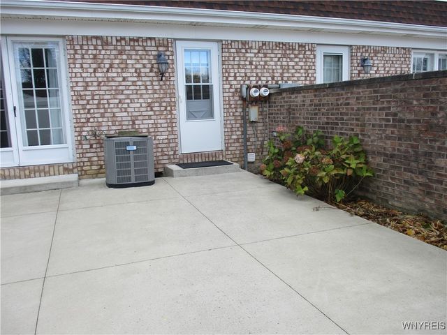 105 Carriage Drive 7, Orchard Park, NY 14127