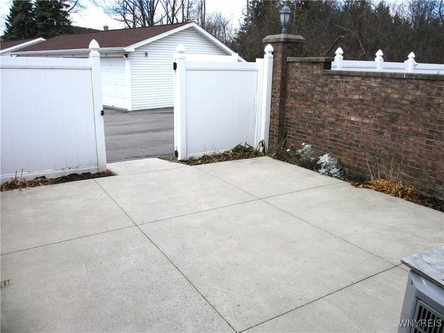 105 Carriage Drive 7, Orchard Park, NY 14127