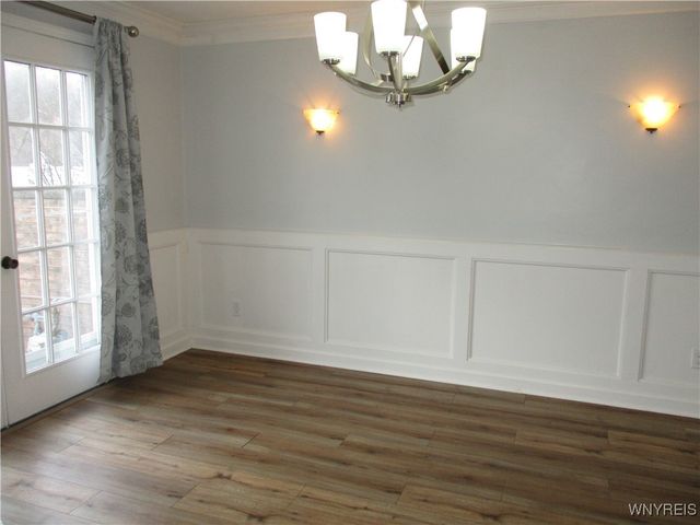 105 Carriage Drive 7, Orchard Park, NY 14127