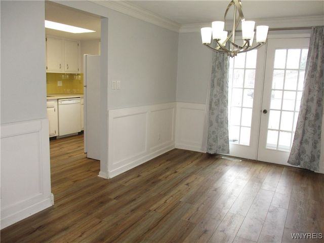 105 Carriage Drive 7, Orchard Park, NY 14127