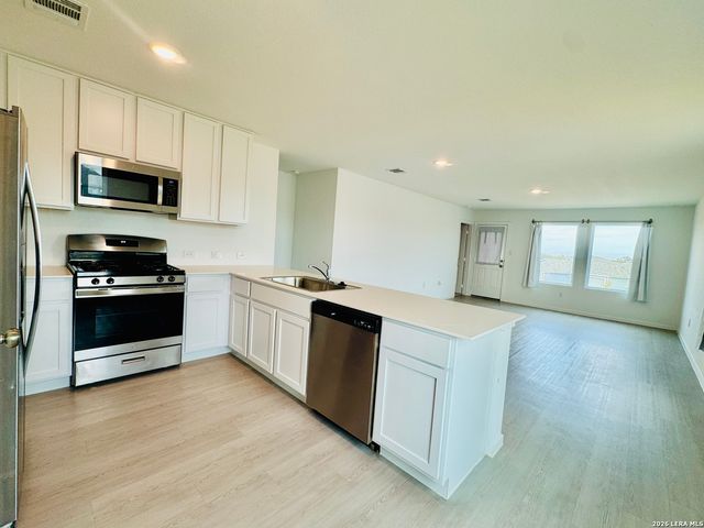 580 Kathleen Pike, San Antonio, TX 78253