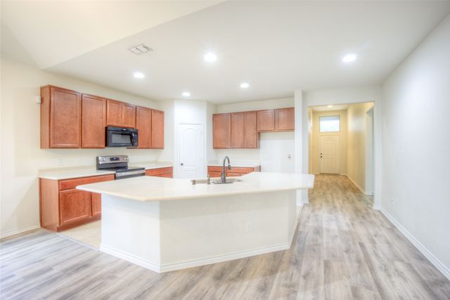 5633 Ridge Lake Drive, Fort Worth, TX 76244