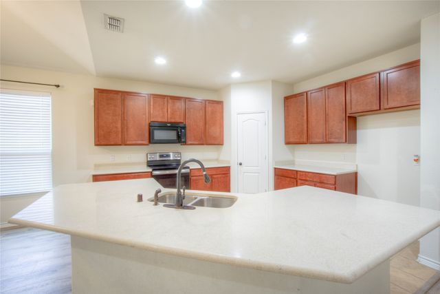 5633 Ridge Lake Drive, Fort Worth, TX 76244