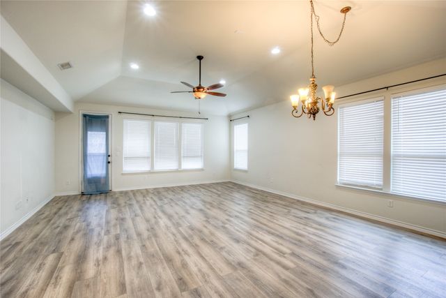 5633 Ridge Lake Drive, Fort Worth, TX 76244