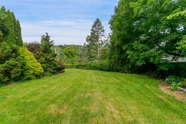 15 Cross River Road, Cross River, NY 10518