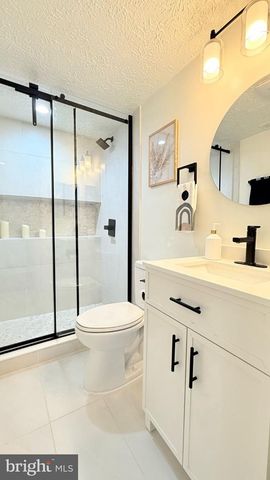5364 LAURA BELLE LN, Fairfax, VA 22032