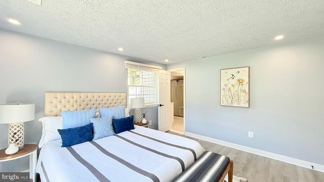 5364 LAURA BELLE LN, Fairfax, VA 22032