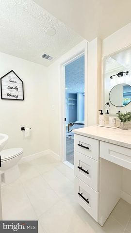 5364 LAURA BELLE LN, Fairfax, VA 22032