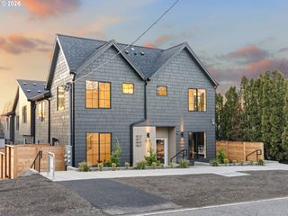 11071 Sw 61st Ave 8, Portland, OR 97219