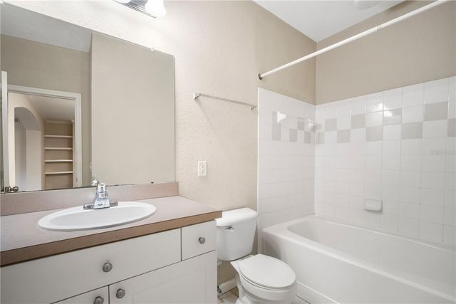 9301 CRESCENT LOOP CIRCLE 206, Tampa, FL 33619