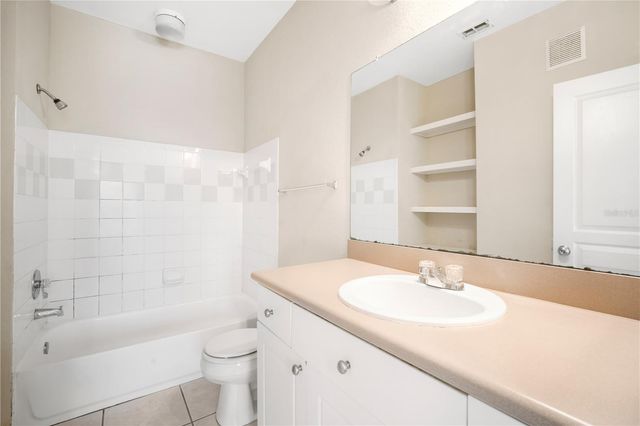 9301 CRESCENT LOOP CIRCLE 206, Tampa, FL 33619