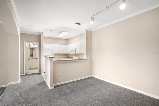 9301 CRESCENT LOOP CIRCLE 206, Tampa, FL 33619