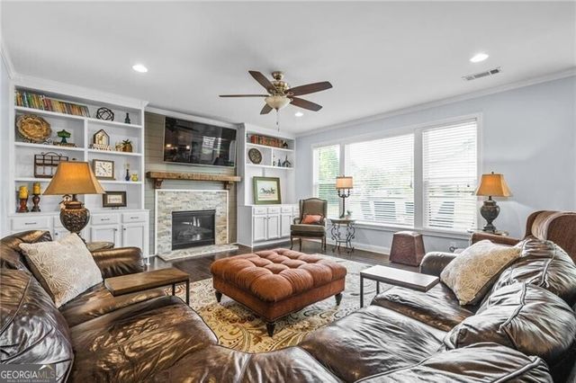 329 Carmichael Circle, Canton, GA 30115