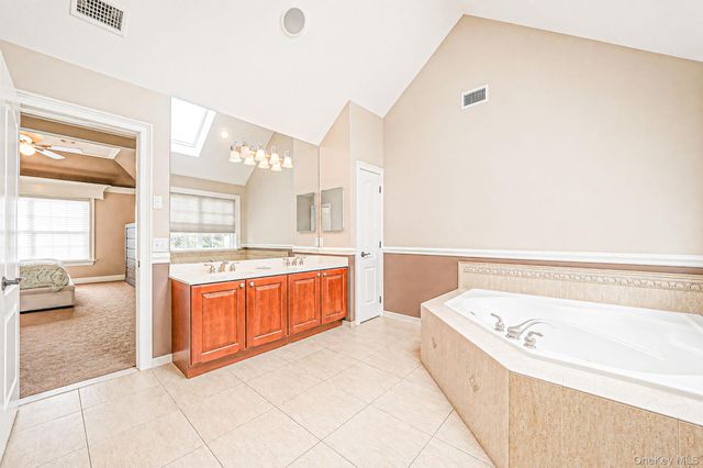 44 Independence Way, Miller Place, NY 11764