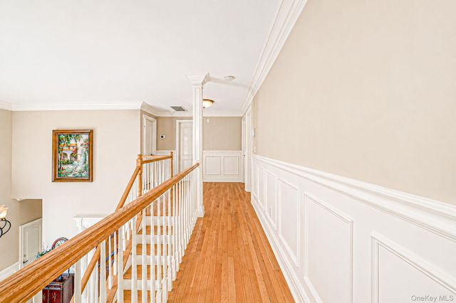 44 Independence Way, Miller Place, NY 11764
