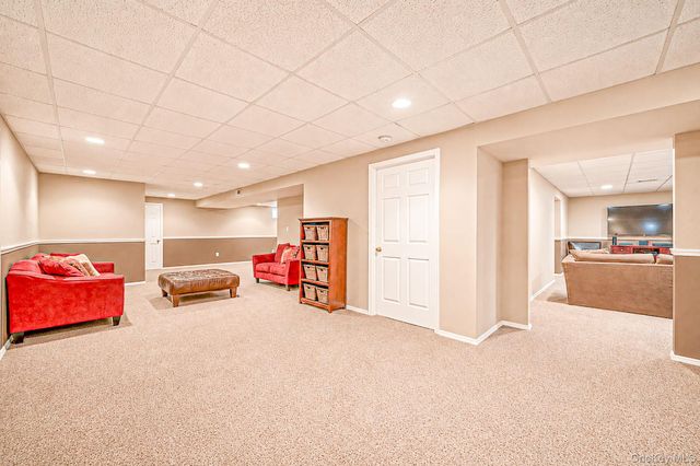 44 Independence Way, Miller Place, NY 11764