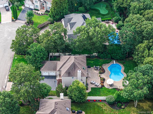 44 Independence Way, Miller Place, NY 11764