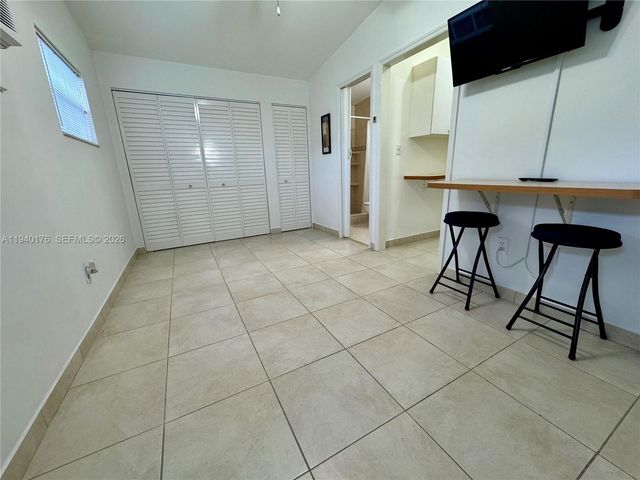 1056 W 67th St 2, Hialeah, FL 33012