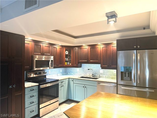 1810 BALD EAGLE DR A, Naples, FL 34105