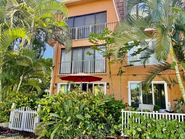 1810 BALD EAGLE DR A, Naples, FL 34105